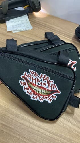 BOLSA TRIANGULO  HAHAHA