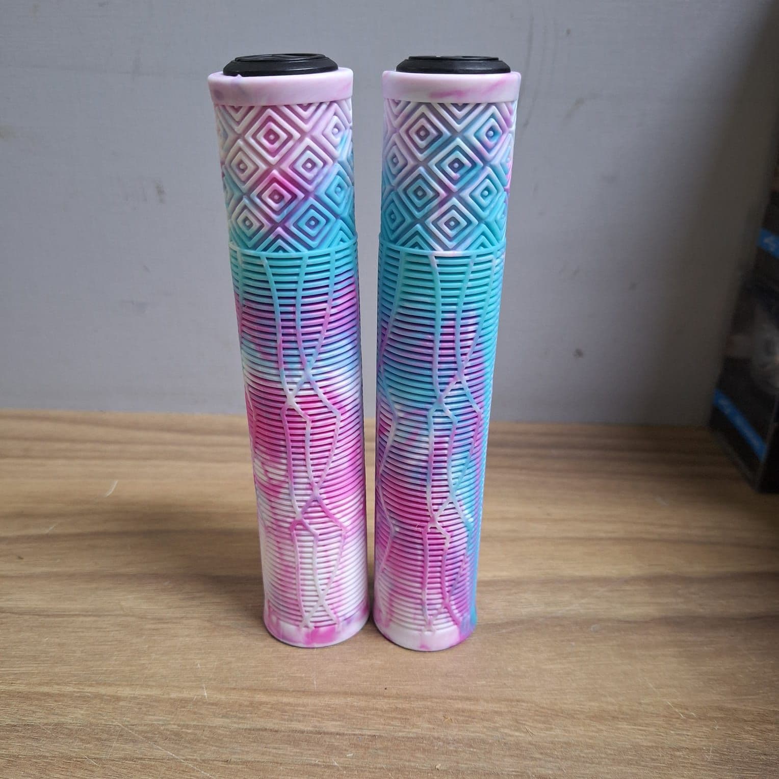 MANOPLA ABSOLUT BMX3.BRANCO/ROSA/AZUL