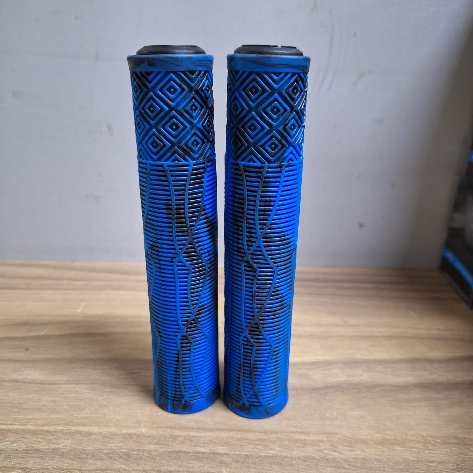 MANOPLA ABSOLUT BMX3.AZUL/PRETA