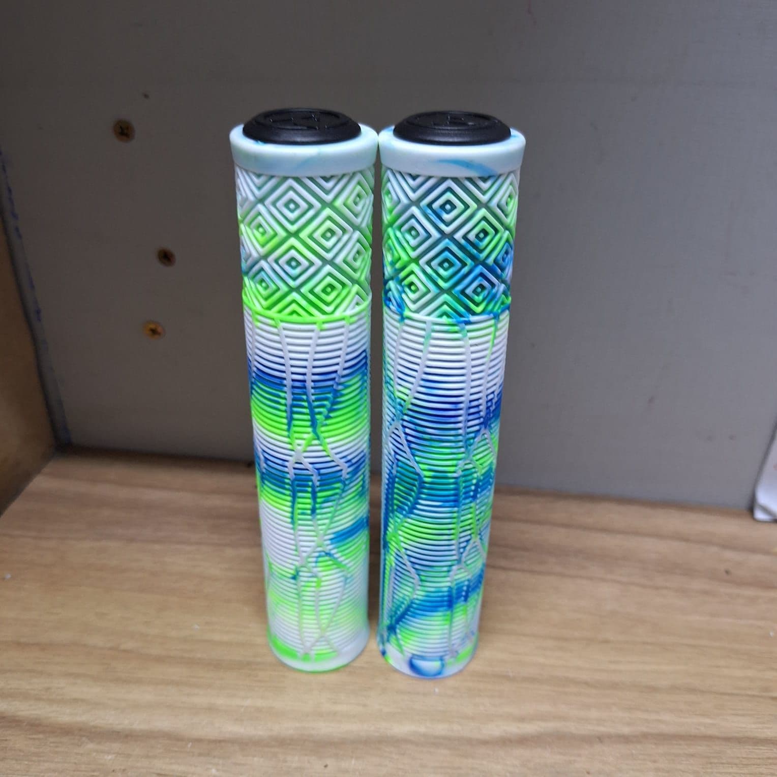 MANOPLA ABSOLUT BMX3.BRANCO/VERDE/AZUL